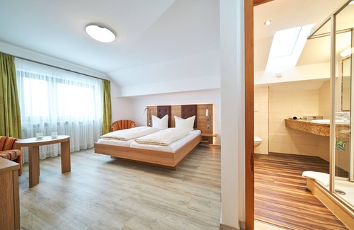 Heiligenberg Apartment | Apartment 'Fewo 3' with Shared Terrace and Wi-Fi