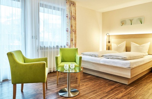 Heiligenberg Apartment | Apartment 'Fewo 4' with Shared Terrace and Wi-Fi