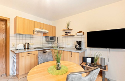 Heringhausen Apartment | Apartment 'Fischer' with Mountain View, Private Terrace and Wi-Fi