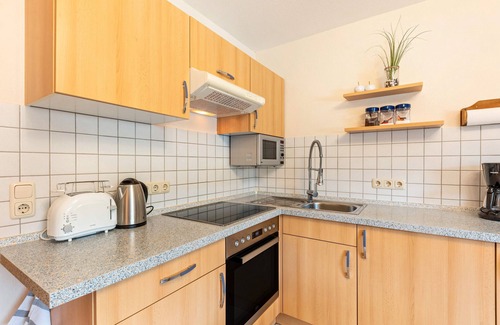 Heringhausen Apartment | Apartment 'Fischer' with Mountain View, Private Terrace and Wi-Fi