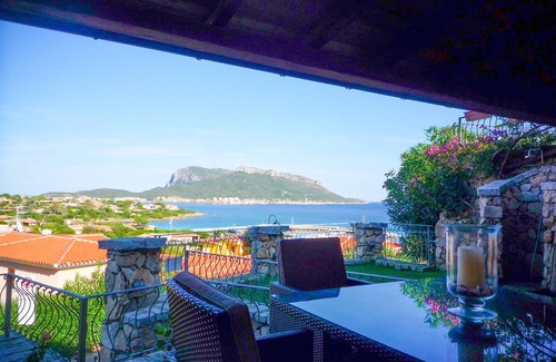 Baia Caddinas Apartment | Apartment/flat with garden and wonderful view over the Sea