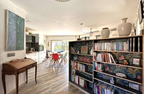 Toulon - Hyeres Apartment | Apartment for 4 people with parking close to beaches and restaurants in Hyères