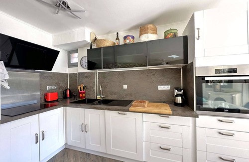 Toulon - Hyeres Apartment | Apartment for 4 people with parking close to beaches and restaurants in Hyères