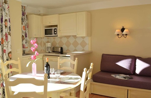 Les Issambres Apartment | Apartment for 6 with pool and parking in Les Issambres