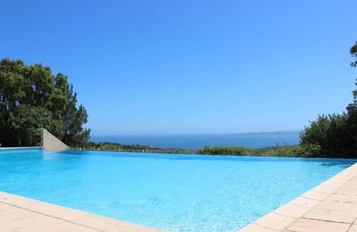 Les Issambres Apartment | Apartment for 6 with pool and parking in Les Issambres