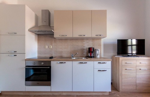 Porat Apartment | Apartment for two persons only 100 m from beach in Porat