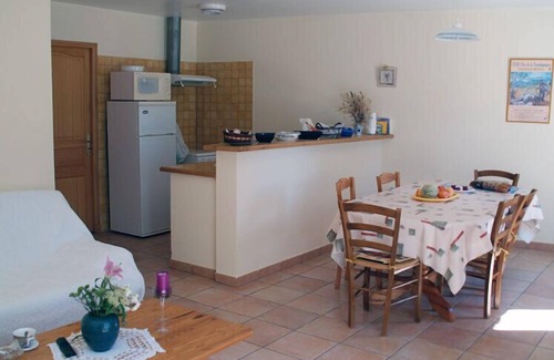 St.-Remy-de-Provence Other | Apartment in a quiet part of a farmhouse, with enclosed garden