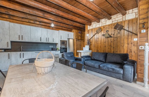 Borrastre Apartment | Apartment 'Galamín' with Mountain View, Private Terrace and Wi-Fi