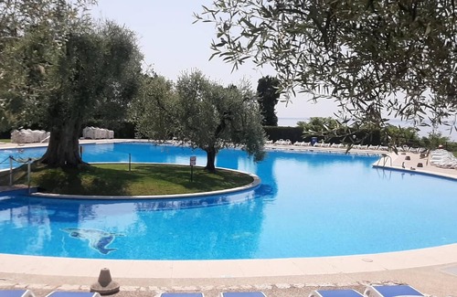 Corno Apartment | Apartment Garda Lake and swimming pool near the historic center and beach