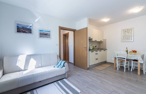 Jurandvor Apartment | Apartment Garden No.1 with Pool - Jurandvor, Baska