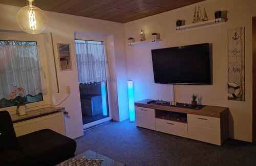 Osteel Apartment | Apartment 'Gemütliche Ferienwohnung' with Balcony