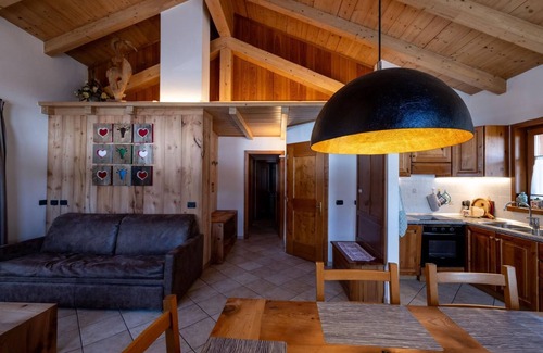 San Rocco Apartment | Apartment 'Gerry House' with Mountain View, Balcony and Wi-Fi