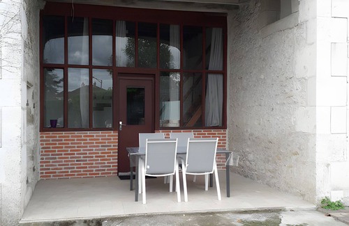Mer Apartment | Apartment 'Gîte Du Moulin Béchereau' with Private Terrace, Shared Garden and Wi-Fi