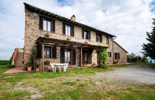 Gallina Apartment | Apartment "Glicine" with Shared Pool & Wi-Fi