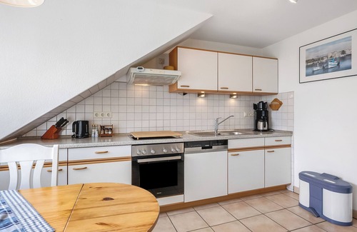 Langeneß Apartment | Apartment 'Hallighof' with Sea View, Shared Garden and Wi-Fi