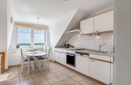 Langeneß Apartment | Apartment 'Hallighof' with Sea View, Shared Garden and Wi-Fi