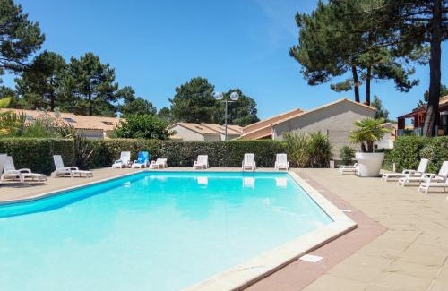 Les Mathes Apartment | Apartment Hameau de Talaris-16 by Interhome