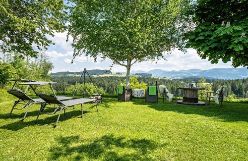 Oberreute Apartment | Apartment 'Harmonie' with Shared Garden and Wi-Fi