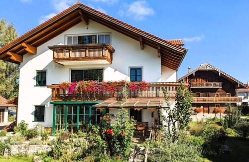 Saaldorf-Surheim Apartment | Apartment Haunsberg, 55sqm, 1 bedroom, balcony with mountain view