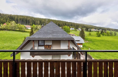 Saig Apartment | Apartment 'Haus Am Südhang' with Shared Garden, Balcony and Wi-Fi
