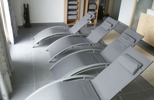 Distelberg Apartment | Apartment 'Haus Bergblick' with Mountain View, Shared Terrace and Wi-Fi