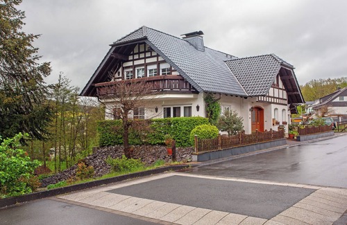 Balve Apartment | Apartment 'Hönneblick' with Private Terrace, Private Garden and Wi-Fi