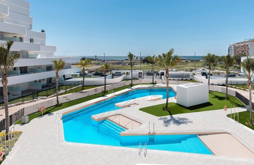 Torre del Mar Apartment | Apartment 'Horus' with Shared Pool, Wi-Fi and Air Conditioning