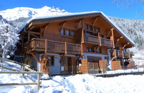 Les Contamines-Montjoie Apartment | Apartment in quiet chalet with open mountain views