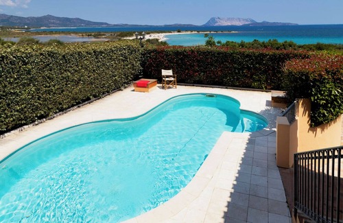 Luddui Apartment | Apartment "Ida Isuledda 1" with Pool, Garden & Wi-Fi