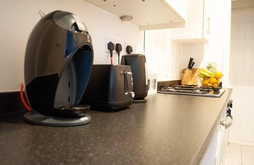 Kempston Apartment | Apartment Ideal for Hospital by Nest Stays