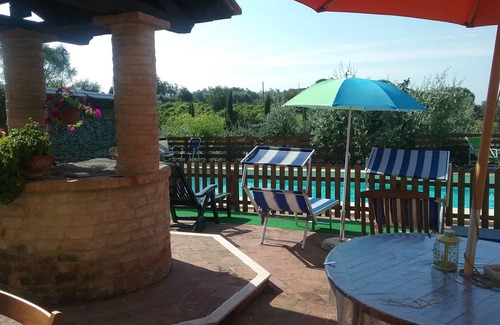 Montecchio Apartment | Apartment in a farmhouse a few km from the center