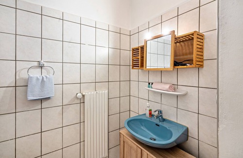 Nussdorf am Inn House | Apartment In A Hotel 'Nußdorfer Hof - Apartment 6' with Mountain View and Wi-Fi