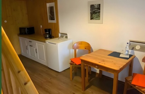 Lindberg Apartment | Apartment in A Hotel '1' with Mountain View, Private Terrace and Wi-Fi