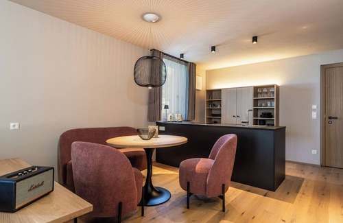 Sesto Apartment | Apartment In A Hotel 'Apartment Harmony' with Sea View, Shared Garden and Wi-Fi