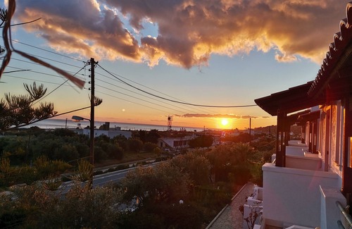 Ferma Apartment | Apartment In A Hotel 'with Garden View-Creta' with Mountain View, Wi-Fi and Air Conditioning
