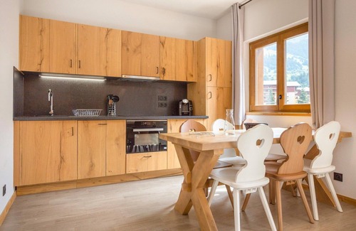 Beaufort Apartment | Apartment in Beaufort with Spa & Heated Pool