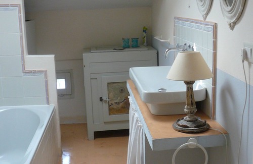 Vigarano Mainarda House | Apartment in farmhouse surrounded by greenery, central location