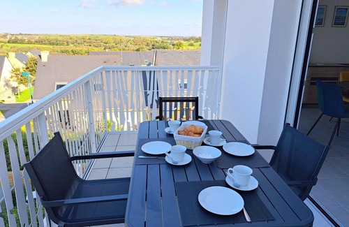 Plouarzel House | Apartment in Finistère with Free E-Bike