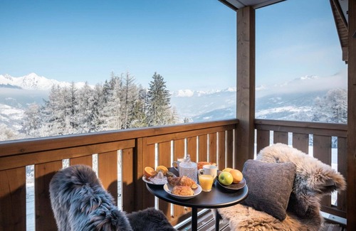 Montalbert Apartment | Apartment in Fornelet with Ski-In/Ski-Out Access