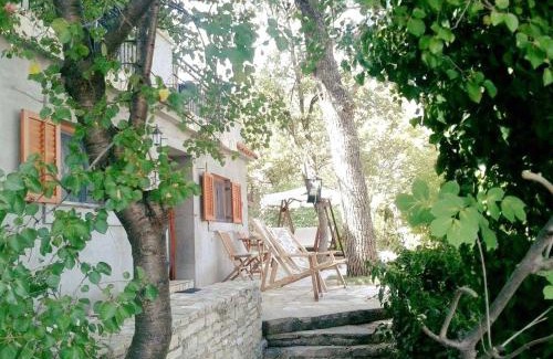 Donji Karin Apartment | Apartment in Karin Gornji with sea view, balcony, air conditioning, Wi-Fi (4207-2)