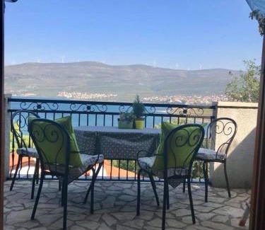 Donji Karin Apartment | Apartment in Karin Gornji with sea view, balcony, air conditioning, Wi-Fi (4207-2)