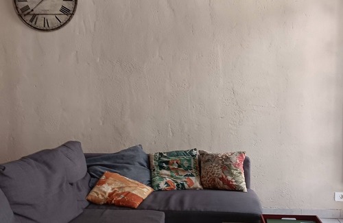 Marseillan Apartment | Apartment in port center with old-world charm near Thau lagoon
