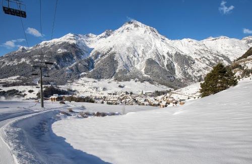 Termignon Apartment | Apartment in Termignon with Ski-In Ski-Out