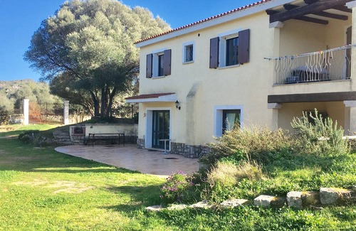 Arzachena House | Apartment in the countryside