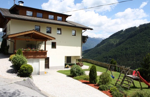 Pankrazberg Apartment | Apartment in the middle of the Alps with general wellness area