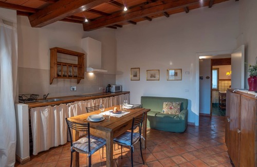 Laterina Apartment | Apartment in the Tuscan countryside, with private patio, pool and on-site restaurant
