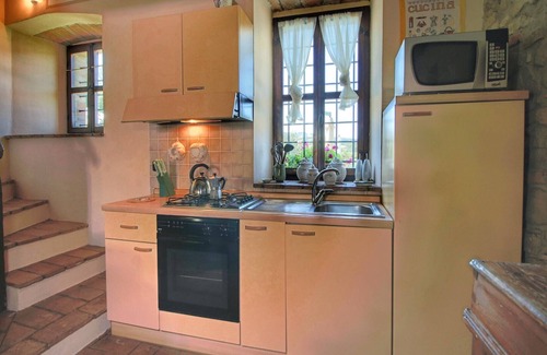 Todi Apartment | Apartment in Todi with Pool & History