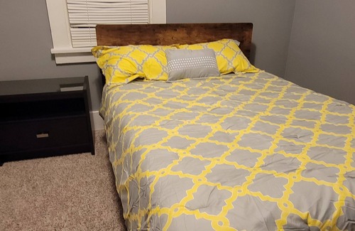 Uniontown Apartment | Apartment in town, just minutes to Ohiopyle, Laurel Cavern and Nemacolin.
