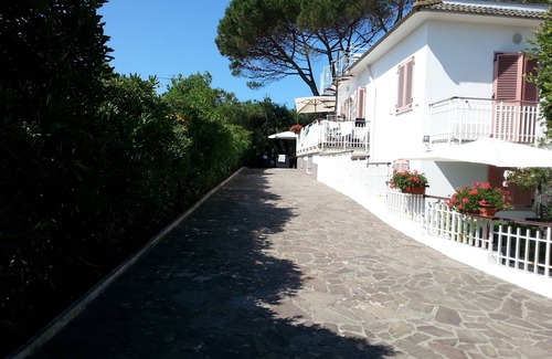 Minturno Apartment | Apartment in Villa Valentini, Seafront, Gulf of Gaeta parking included
