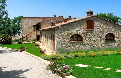 Gambassi Terme Villa | Apartment in villa with A/C, pool, WIFI, TV, terrace, panoramic view, close to San Gimignano